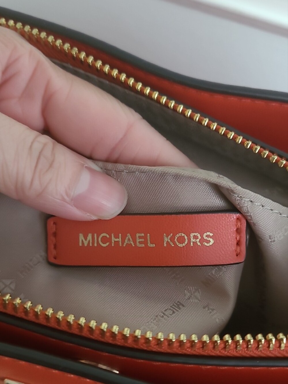 Michael Kors - Whitney Medium Quilted Tote Bag - Picture 2 of 11